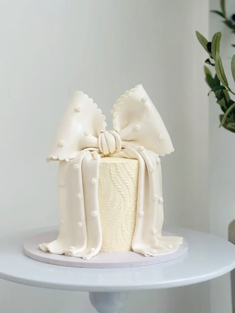 Classic Style Bow (White)